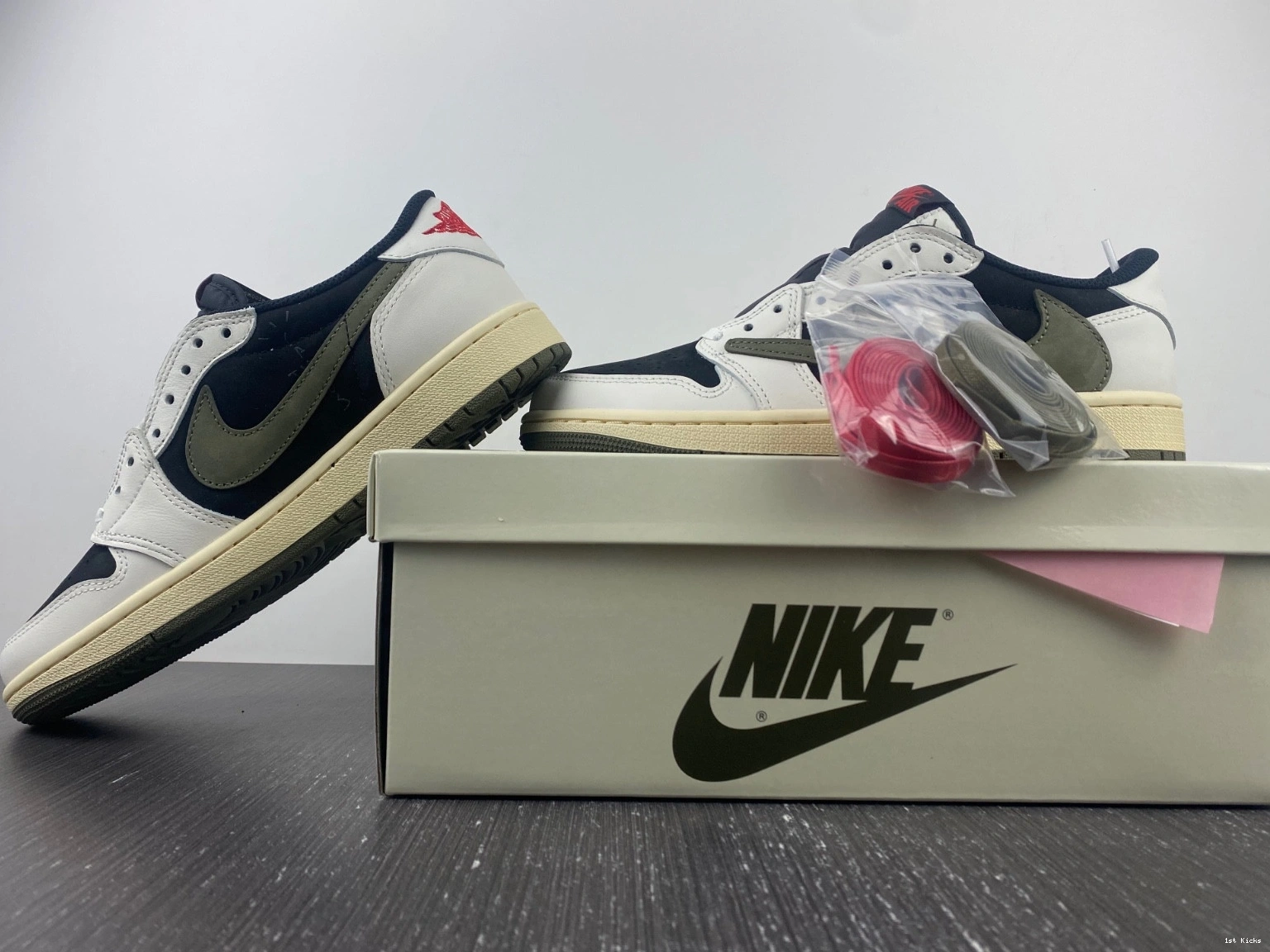 Travis DZ4137-106 Low Air 1 Olive Scott OG Jordan x 0421